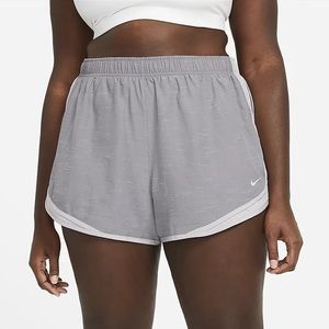 Nike Tempo Women's Plus Heathered Running Shorts